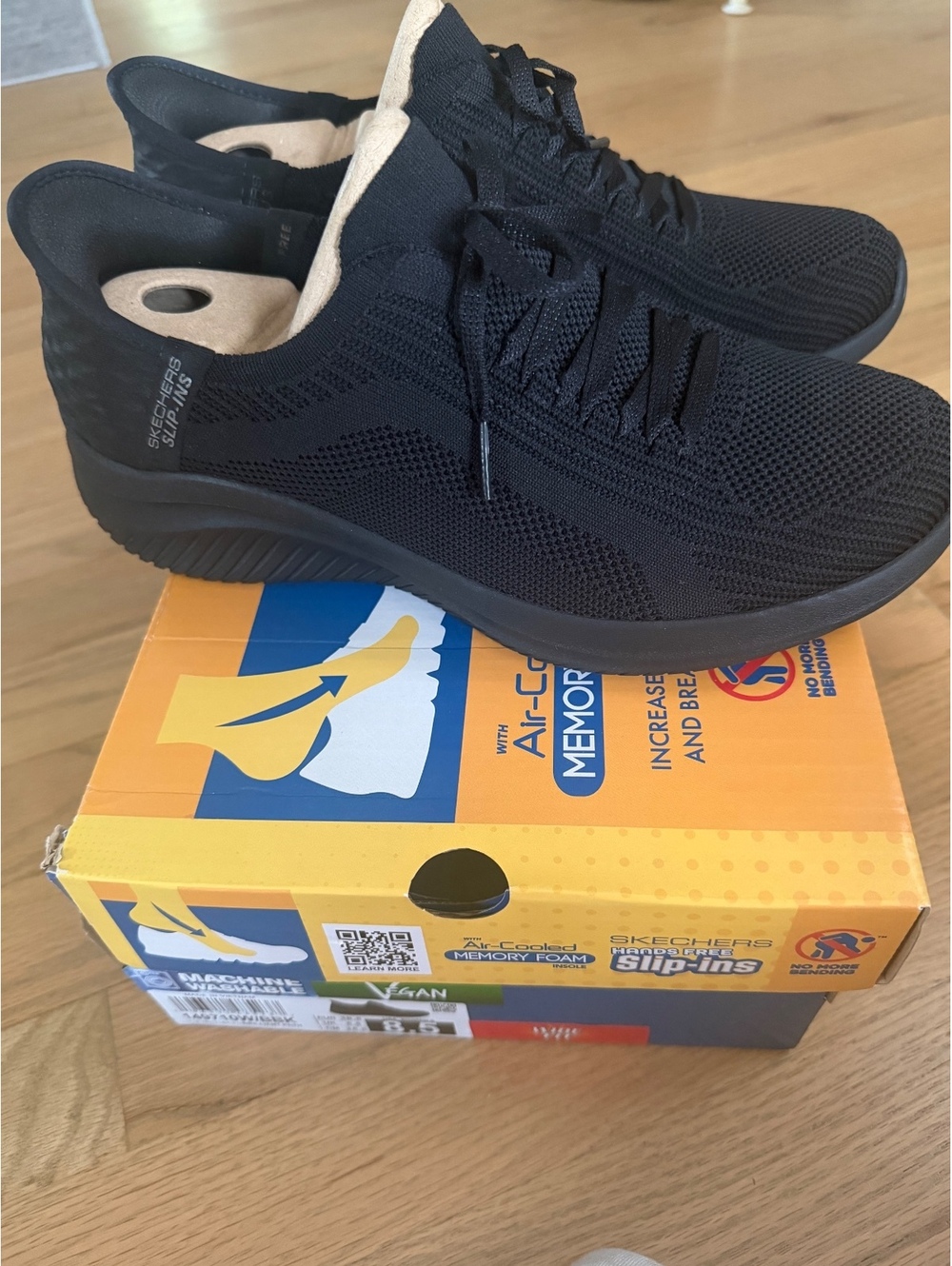 Women’s Skechers Air-Cooled Memory Foam Black Sneakers Size 8.5 Wide Fit